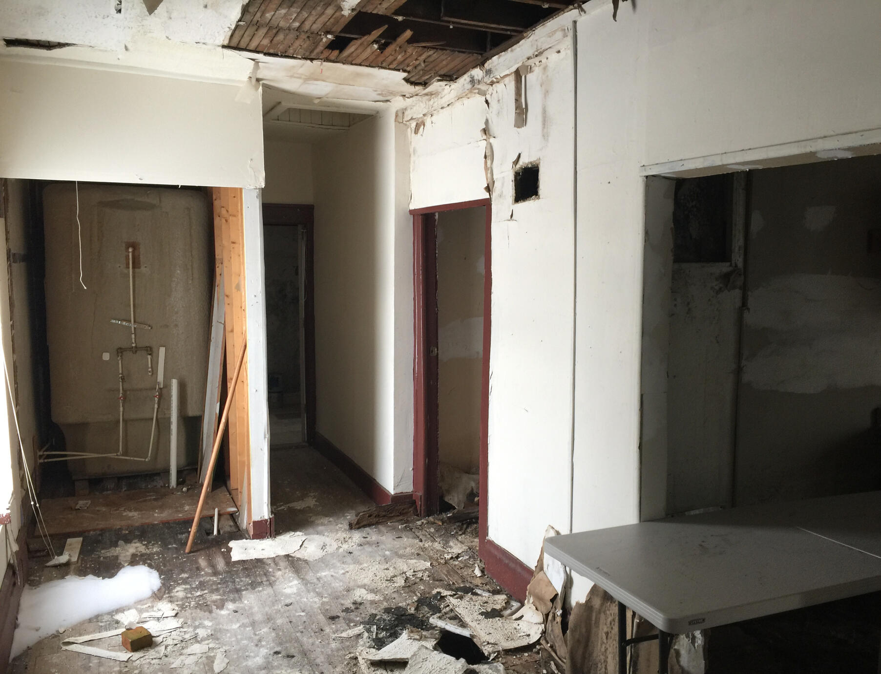 714 upstairs looking East